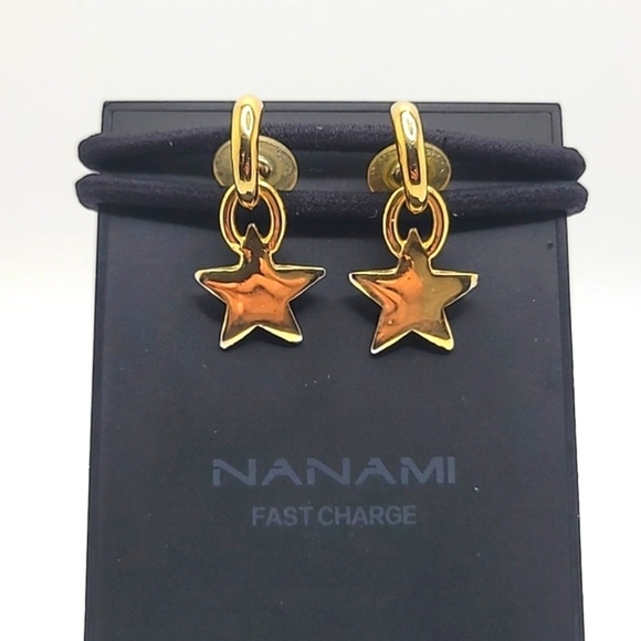 RARE FIND VINTAGE Gold Tone Red 3D Star Earrings - Picture 3 of 4